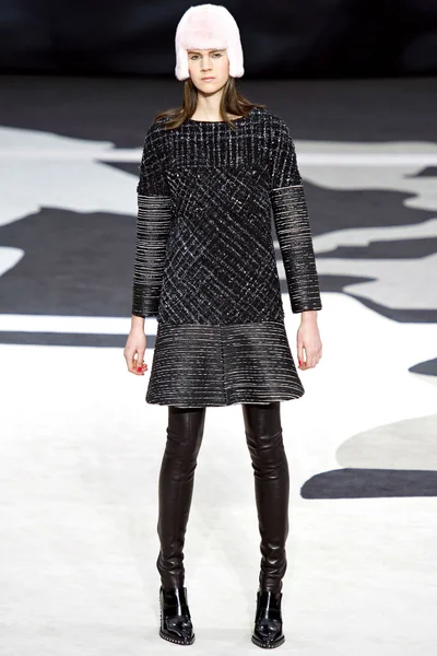 Look 60